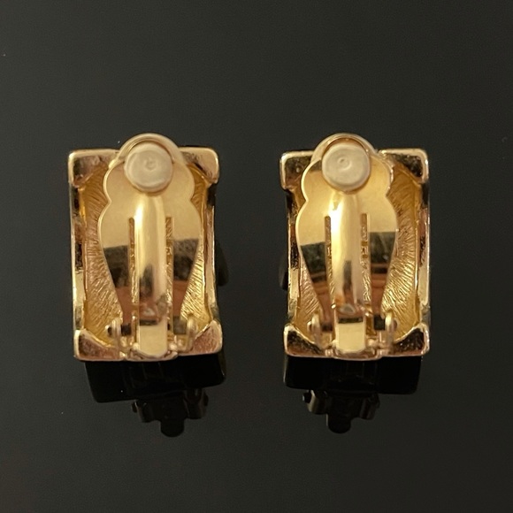 ✨Stunning Vintage Signed Richelieu Clip On Ears - Picture 2 of 3